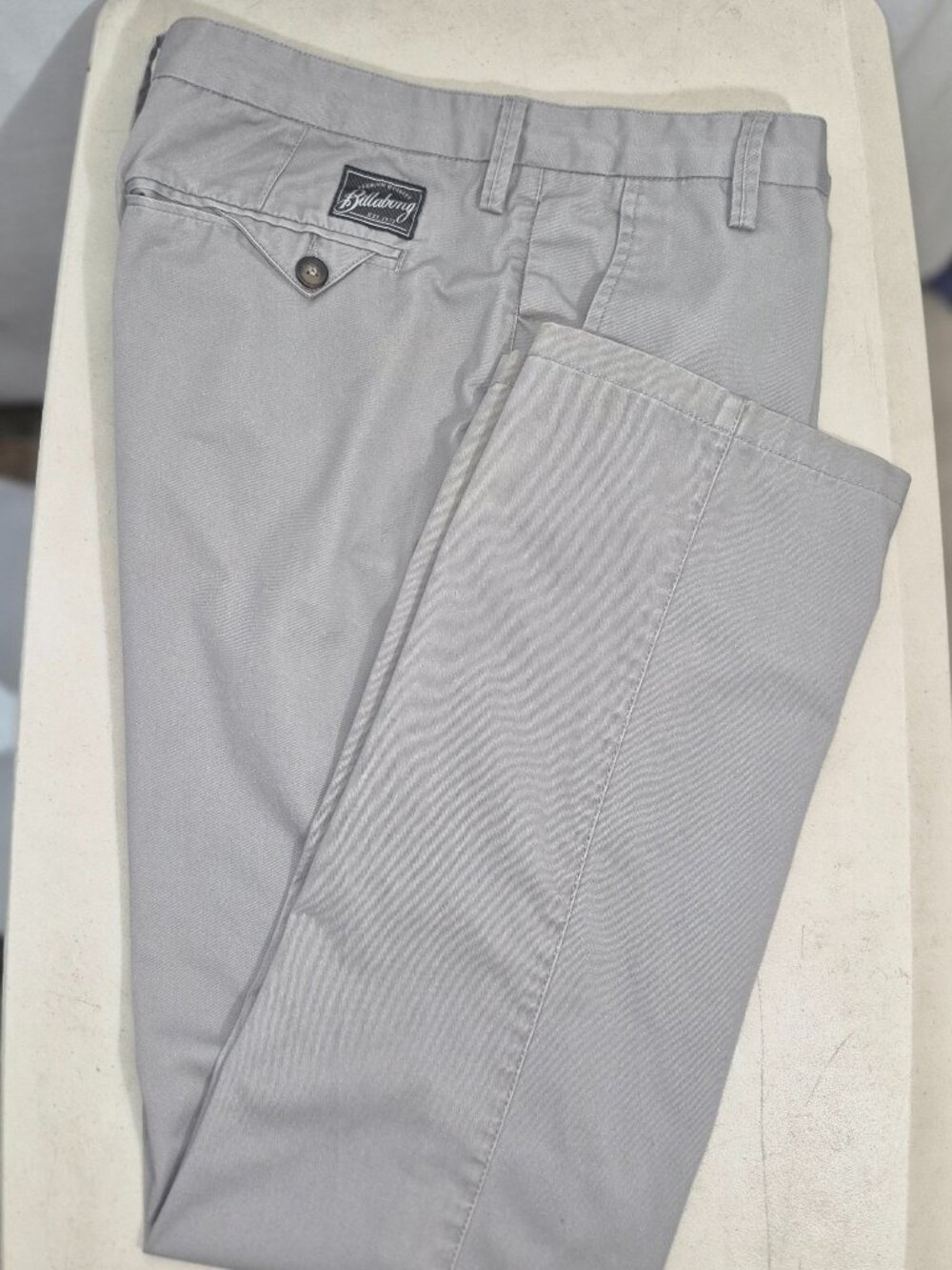 Billabong Men's khaki pants, 5-pockets, regular fit, size 38/33